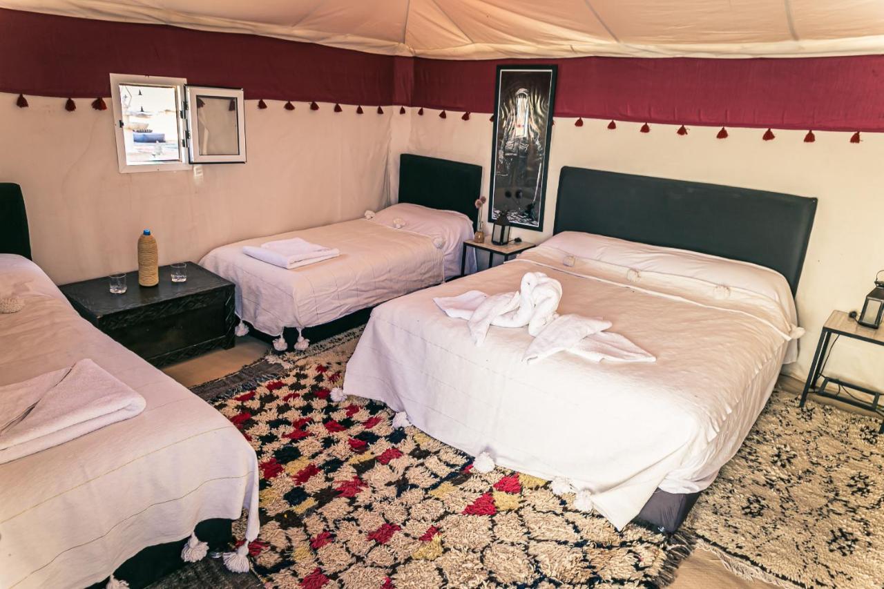 Prestigious Camp Hotel เมอร์ซูกา ภายนอก รูปภาพ