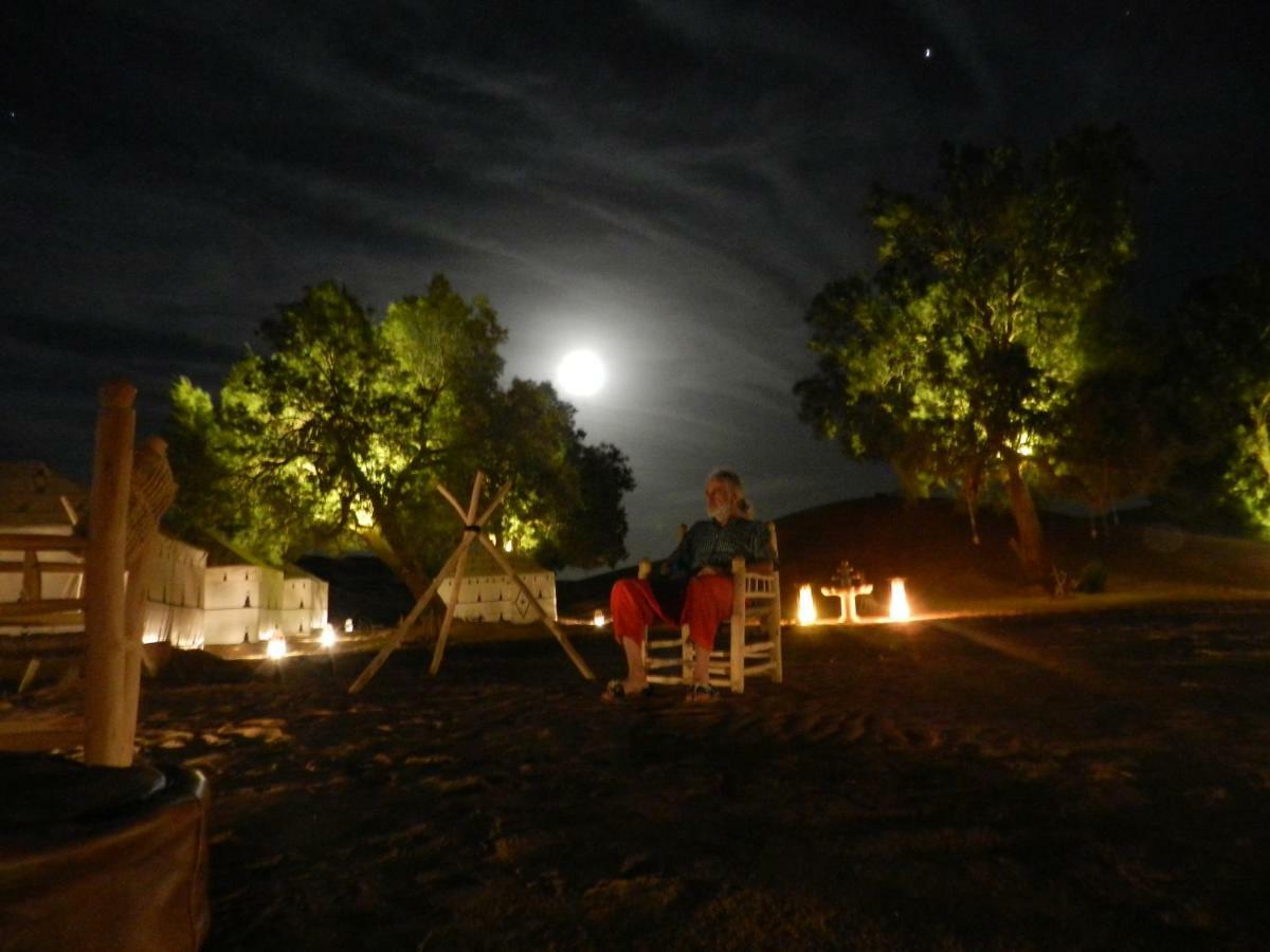 Prestigious Camp Hotel เมอร์ซูกา ภายนอก รูปภาพ